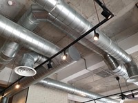 ¿Cómo afecta la elección de los tubos de ventilación al rendimiento del sistema?